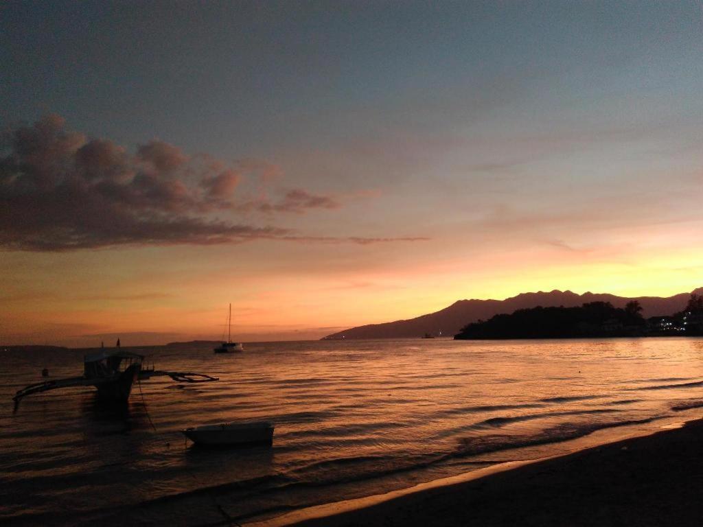 Mango'S Beachfront Resort Olongapo Eksteriør bilde